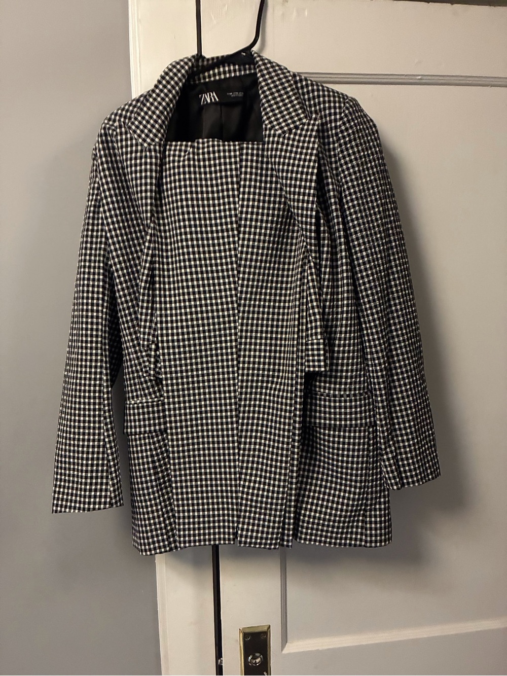 Zara Black & White Checked suit set.